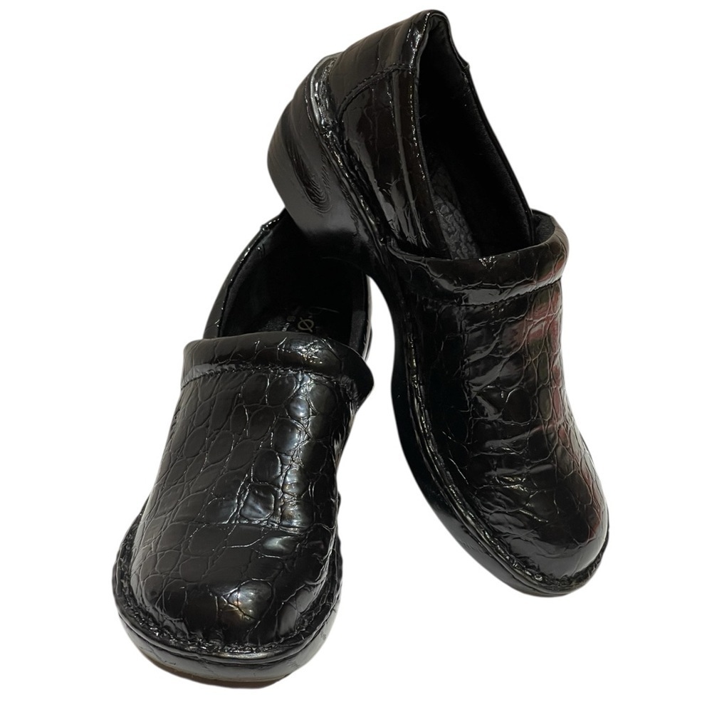 B.O.C. Born Concepts Black Faux Alligator Womens Clogs SZ 8.5 40